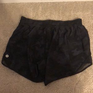 Black camo lululemon shorts size 6